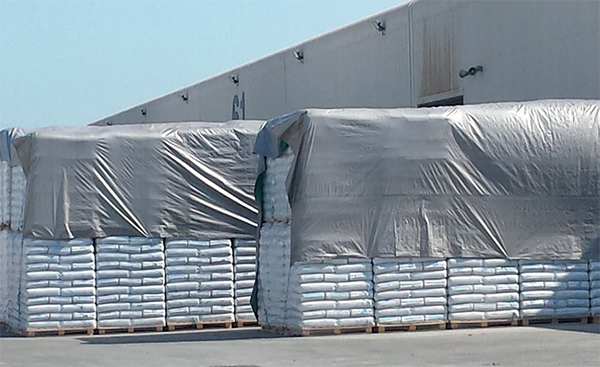 PE Tarpaulin with Reinforced Polyester Fabric, Lightweight yet Durable and Waterproof, Ideal for Agriculture, Temporary Shelters, and Outdoor Usage with High Water Resistance